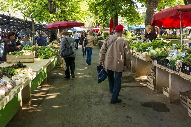 Gourmet Food Baskets: Elevating Local Delivery with Specialized Meal Preparations