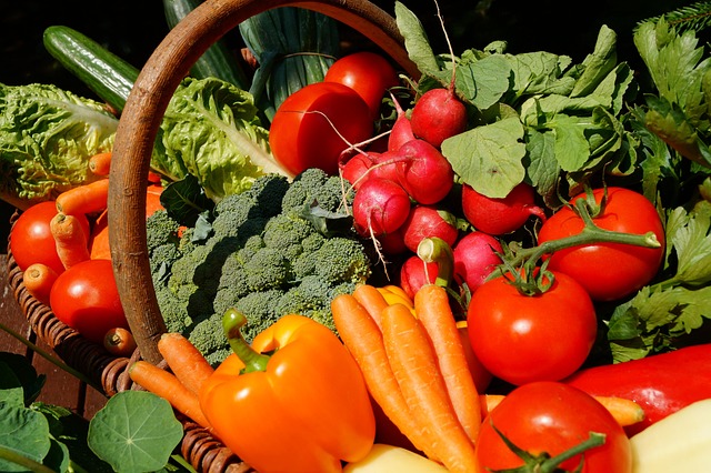 Healthy Family Dining: Local Delivery to Meal Prep Balance